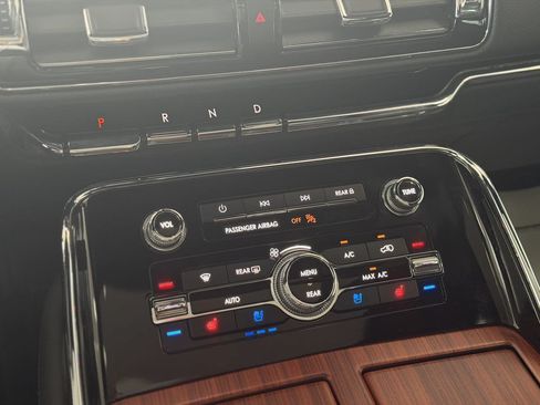 Used 2024 Lincoln Navigator Reserve AWD/4WD image 44