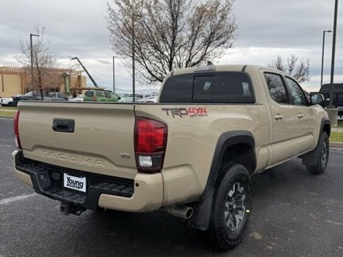 Used 2018 Toyota Tacoma SR5 image 6