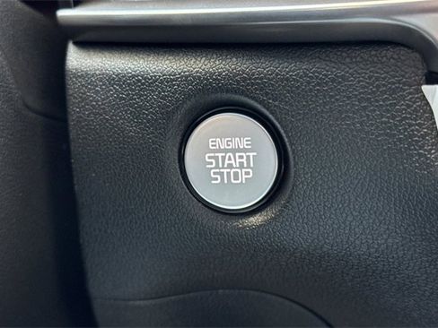 New 2025 Kia Sorento S image 28