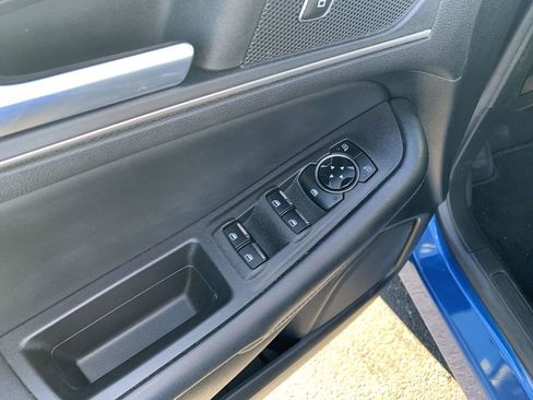 Used 2023 Ford Edge SEL image 15