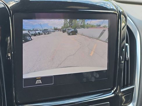 Used 2023 Chevrolet Traverse LT AWD/4WD image 16