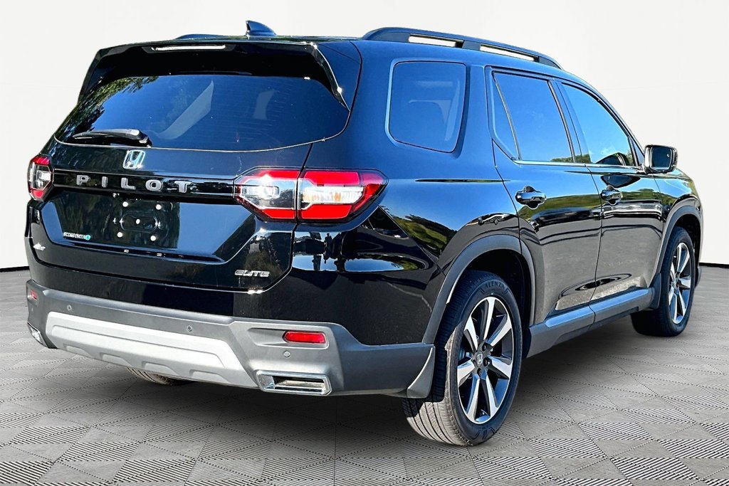 Used 2025 Honda Pilot Elite image 5
