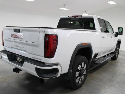 Used 2024 GMC Sierra 2500 Denali w/ Denali Reserve Package AWD/4WD image 9