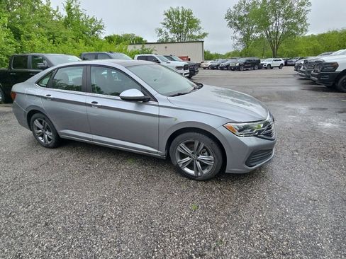 Used 2024 Volkswagen Jetta SE FWD image 10