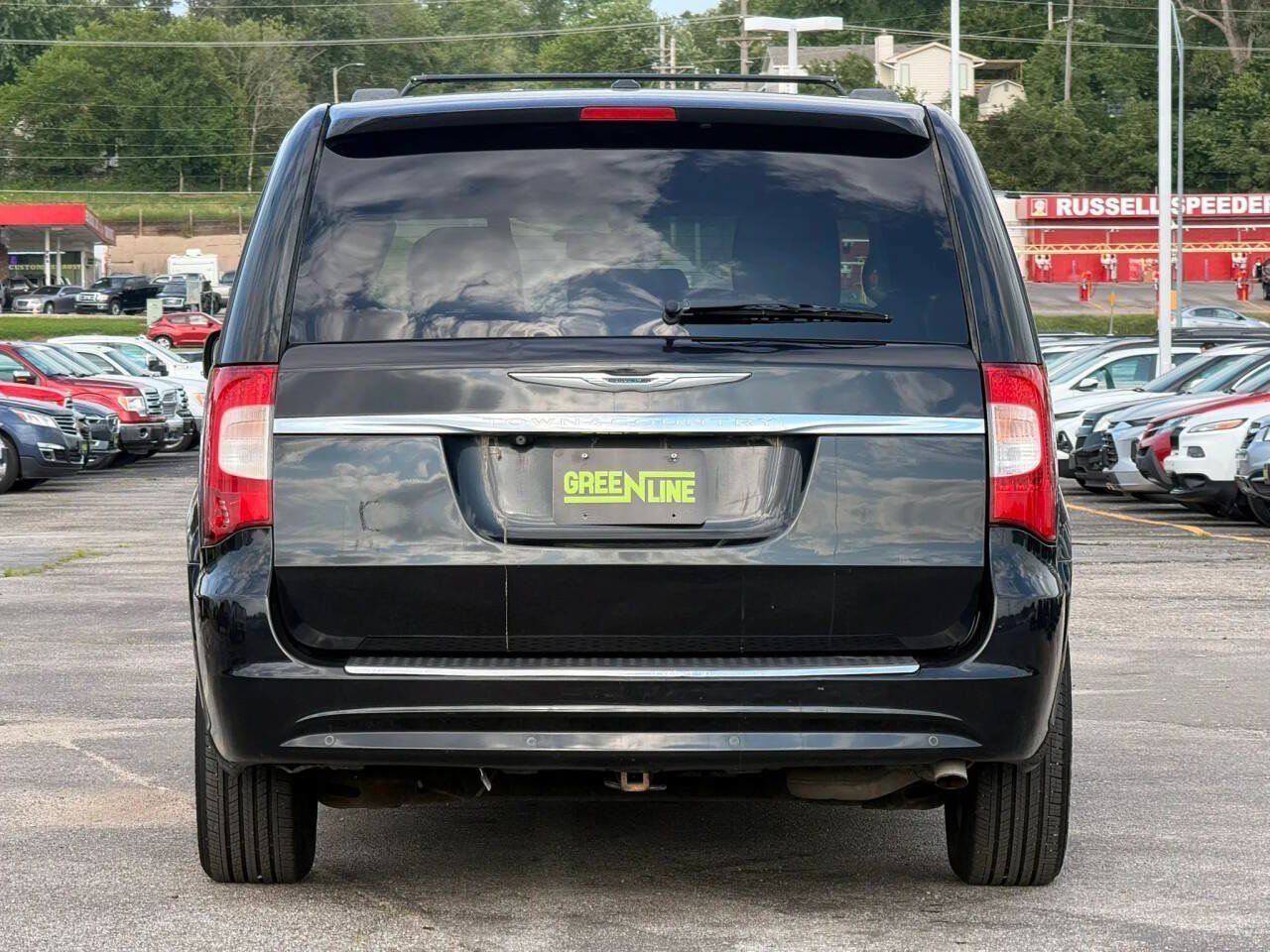 Used 2015 Chrysler Town & Country Touring-L w/ Driver Convenience Group FWD image 4