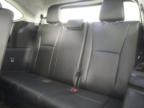 Used 2022 Toyota Highlander XLE image 19