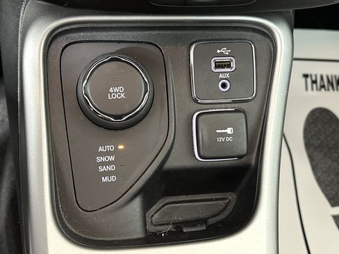 Used 2018 Jeep Compass Latitude w/ Popular Equipment Group image 22