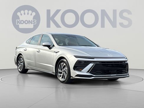 Certified 2026 Hyundai Sonata Blue FWD image 10