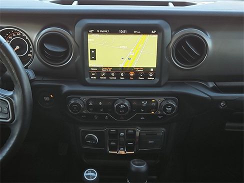 Used 2022 Jeep Gladiator Willys image 18
