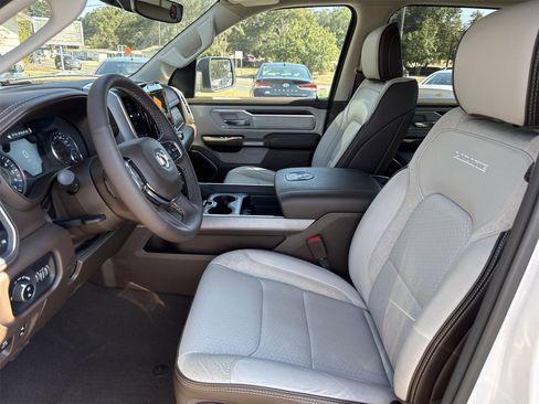 Used 2025 RAM 1500 Laramie image 9