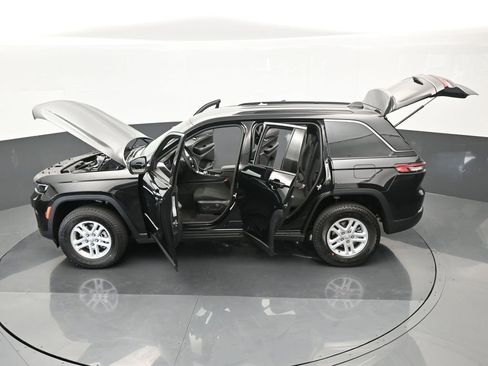 Used 2024 Jeep Grand Cherokee Laredo w/ Trailer Tow Package image 54