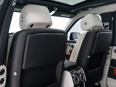 Certified 2023 Rolls-Royce Cullinan Black Badge w/ Driver's Package AWD/4WD image 24