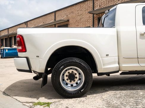 Used 2020 RAM 3500 Limited w/ Max Tow Package AWD/4WD image 10