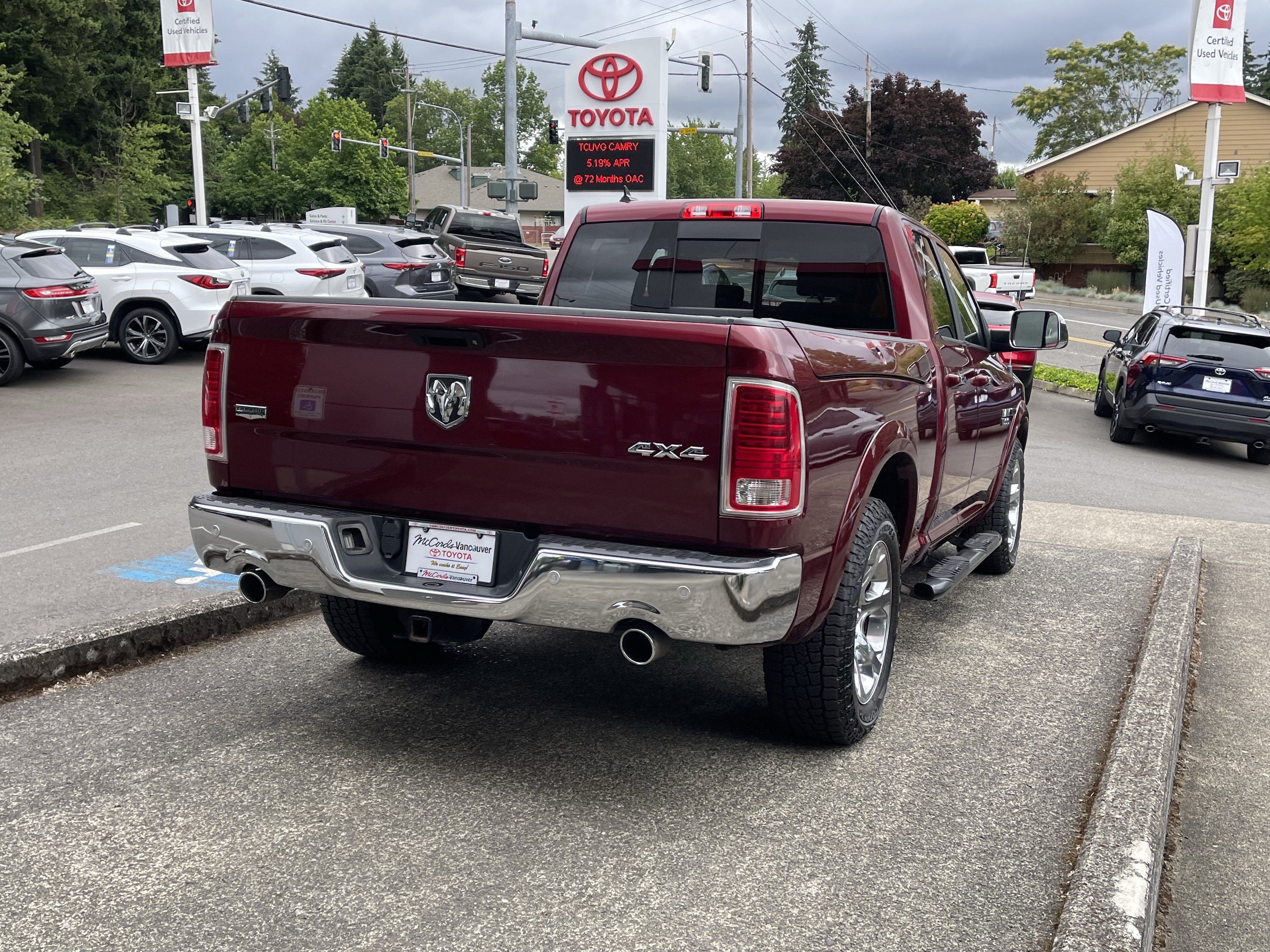 Used 2017 RAM 1500 Laramie w/ Convenience Group AWD/4WD image 7