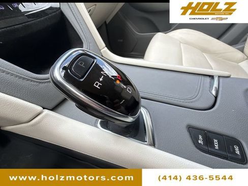 Certified 2017 Cadillac XT5 Premium Luxury w/ LPO, Wheel Lock Package AWD/4WD image 16