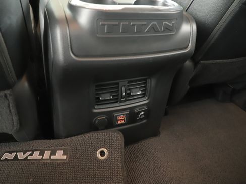 Used 2019 Nissan Titan SL image 26