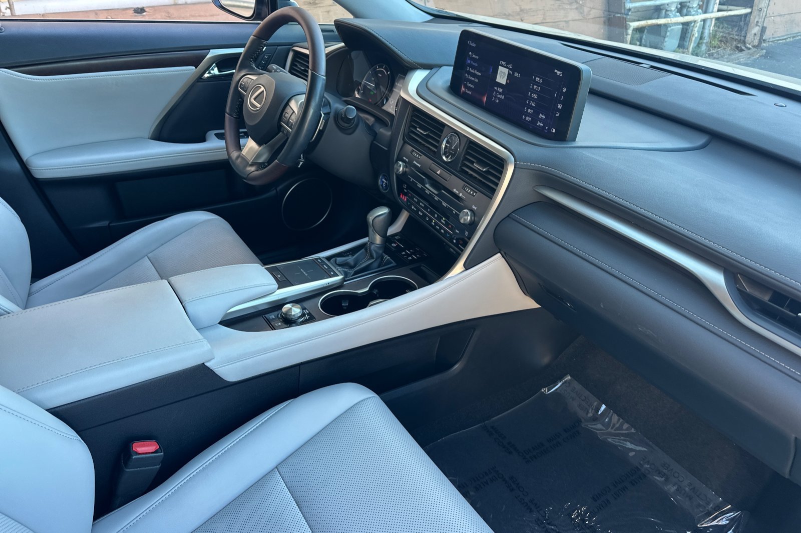 Used 2020 Lexus RX 450h AWD w/ Premium Package image 34