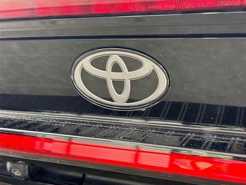 Certified 2023 Toyota Prius LE FWD image 14