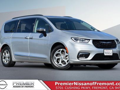 Used 2023 Chrysler Pacifica Limited