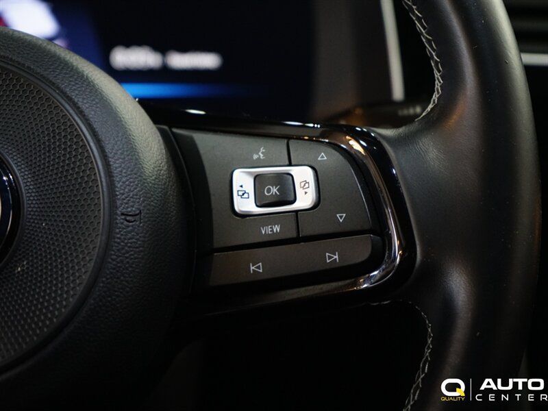 Used 2019 Volkswagen Golf R 4-Door AWD/4WD image 19