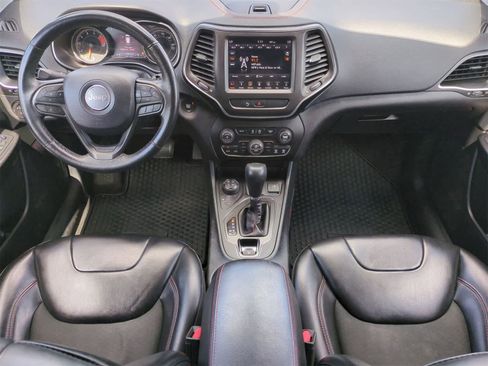 Used 2019 Jeep Cherokee Trailhawk w/ Cold Weather Group image 15