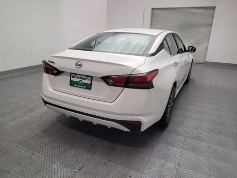 Used 2025 Nissan Altima 2.5 SV FWD image 7