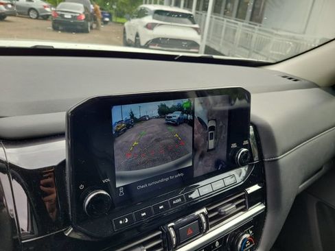 Used 2024 Nissan Pathfinder SL w/ Cargo Package FWD image 33