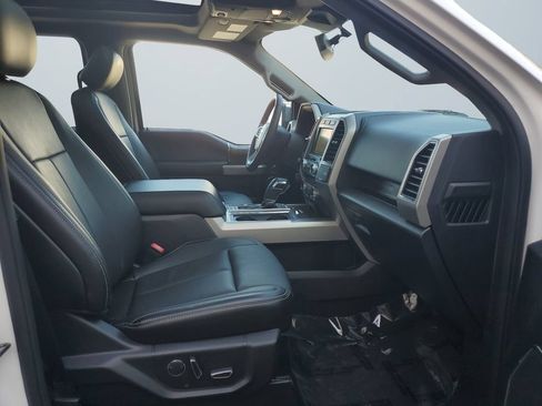 Used 2018 Ford F150 Lariat w/ Equipment Group 502A Luxury AWD/4WD image 15