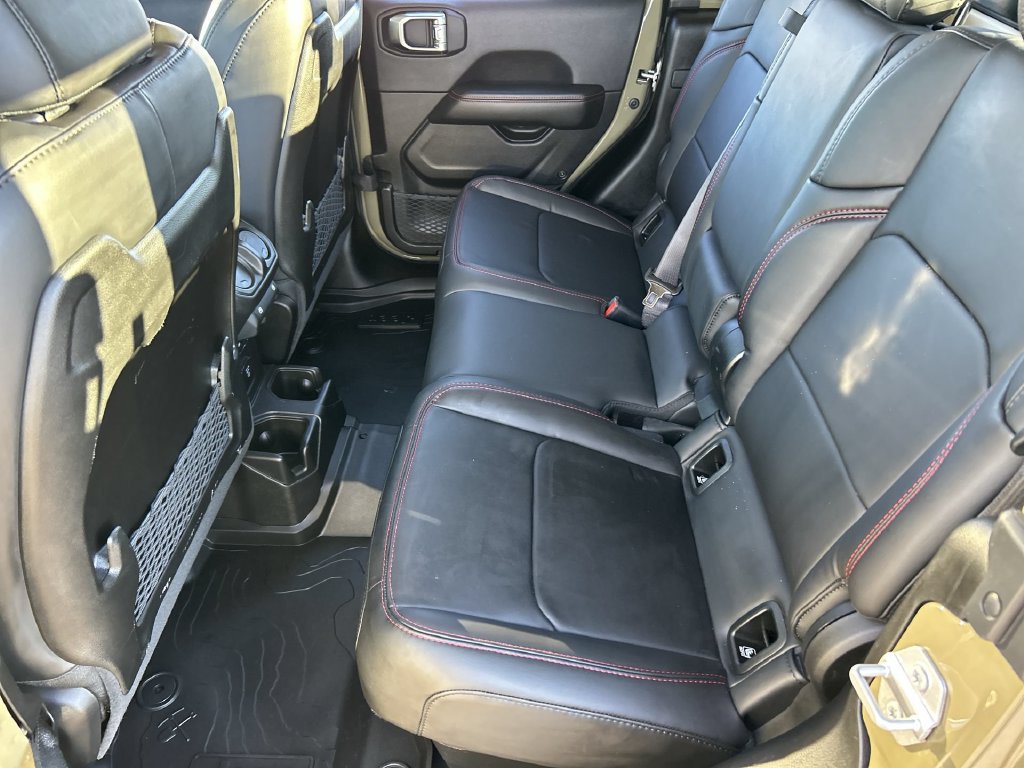 Used 2025 Jeep Gladiator Rubicon w/ Convenience Group AWD/4WD image 25