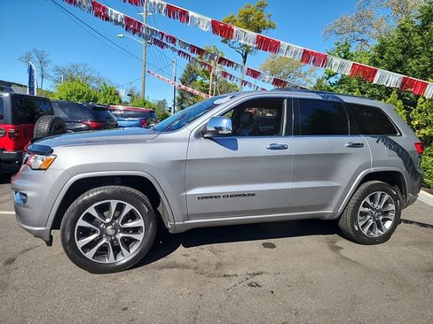 Used 2017 Jeep Grand Cherokee Overland AWD/4WD image 13