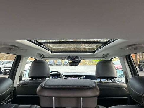 Used 2023 Jeep Grand Cherokee 4WD 4xe image 37