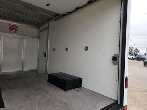 Used 2023 Ford Transit 350 DRW image 15