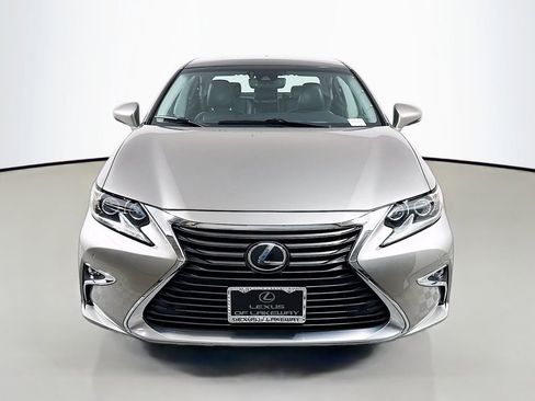 Used 2018 Lexus ES 350 w/ Ultra Luxury Package FWD image 2