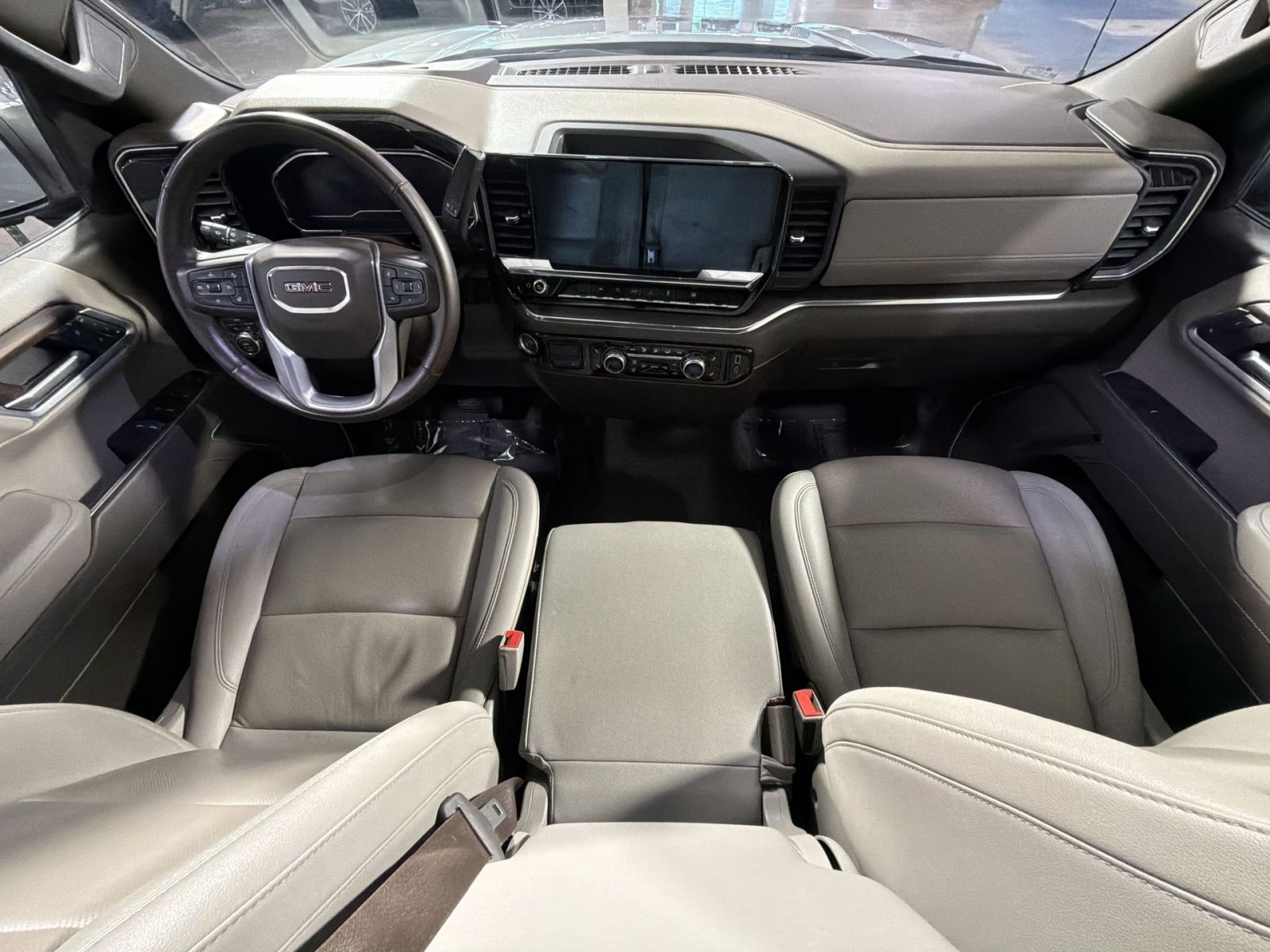 Used 2025 GMC Sierra 1500 SLT AWD/4WD image 34