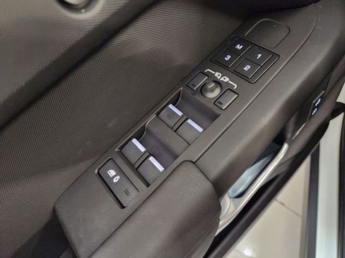 New 2026 Land Rover Defender 130 S image 22