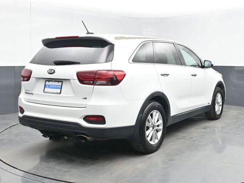 Used 2019 Kia Sorento LX image 10