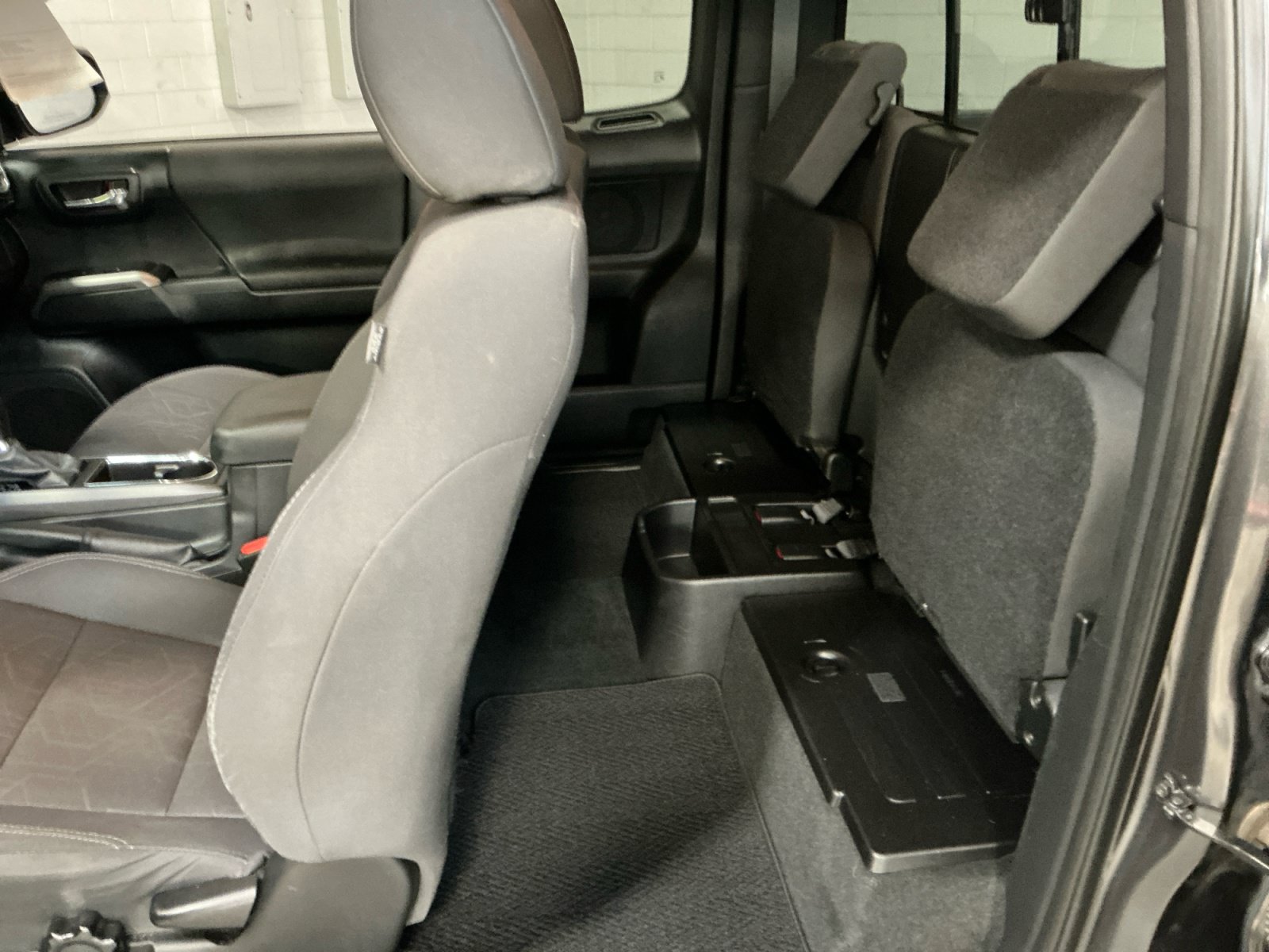 Used 2016 Toyota Tacoma TRD Sport w/ Towing Package RWD image 17