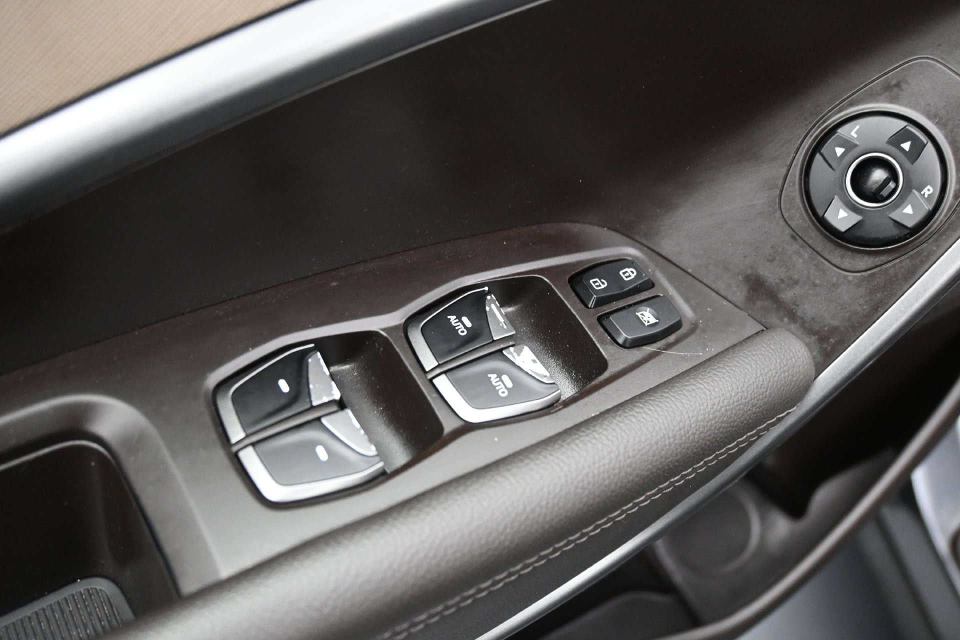 Used 2018 Hyundai Santa Fe Sport w/ 2.4L Value Package 02 FWD image 18