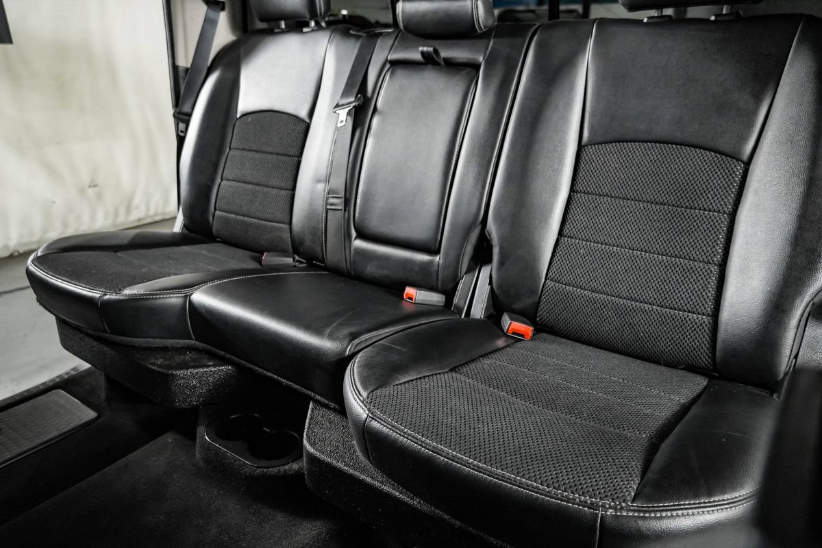 Used 2017 RAM 1500 SLT RWD image 32