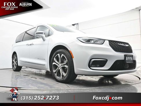 Used 2022 Chrysler Pacifica Pinnacle image 17