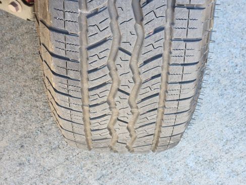 Used 2025 Toyota Tacoma TRD Off-Road image 15