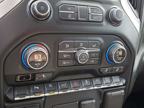 Used 2019 Chevrolet Silverado 1500 LT Trail Boss AWD/4WD image 17