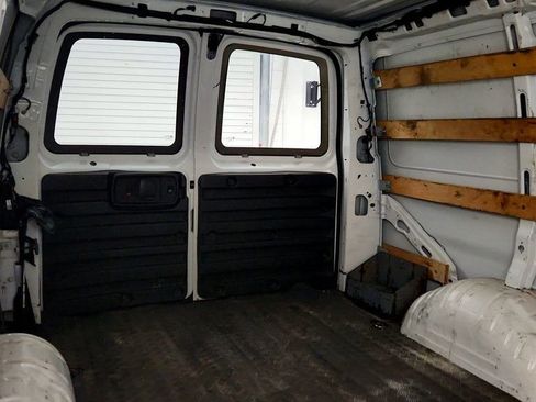 Used 2020 Chevrolet Express 2500 w/ Driver Convenience Package image 22