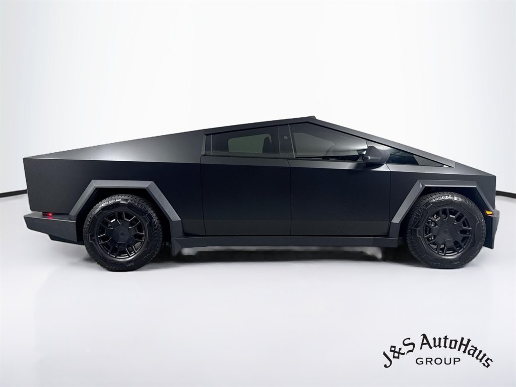 Used 2024 Tesla Cybertruck Cyberbeast AWD/4WD image 8