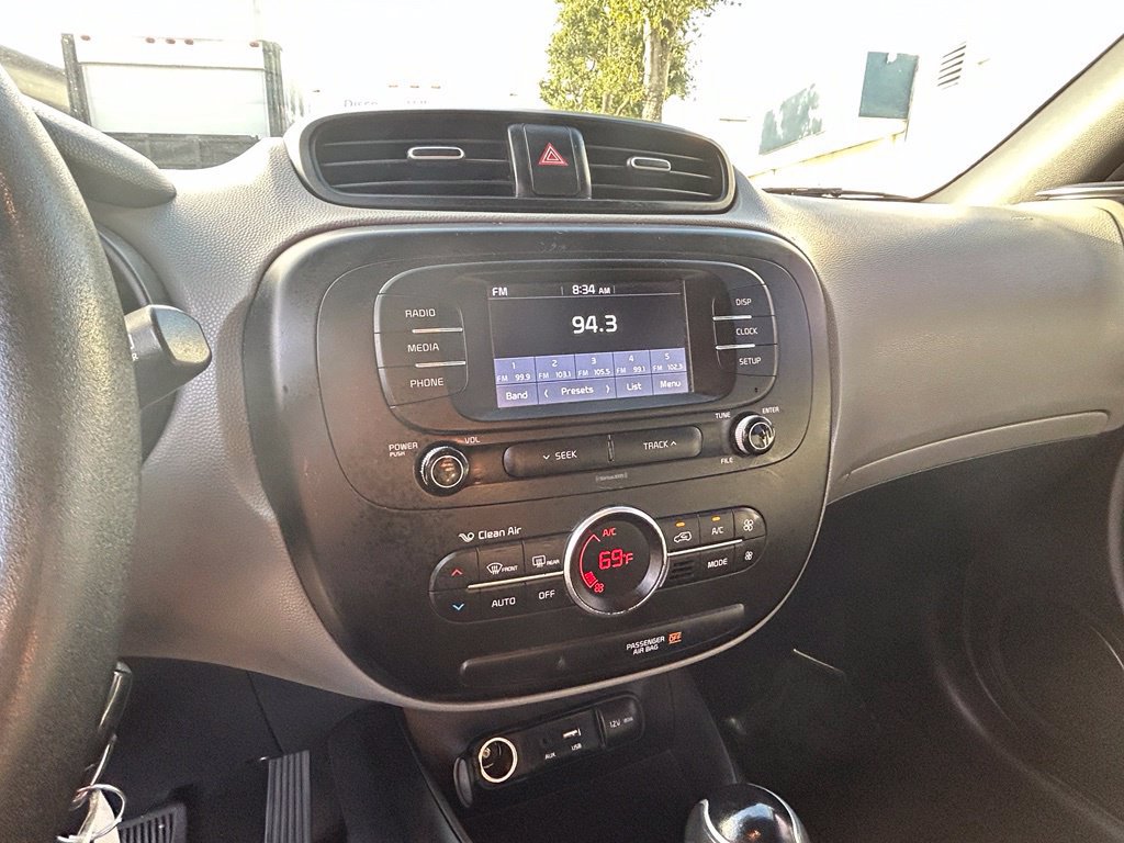Used 2017 Kia Soul + FWD image 11
