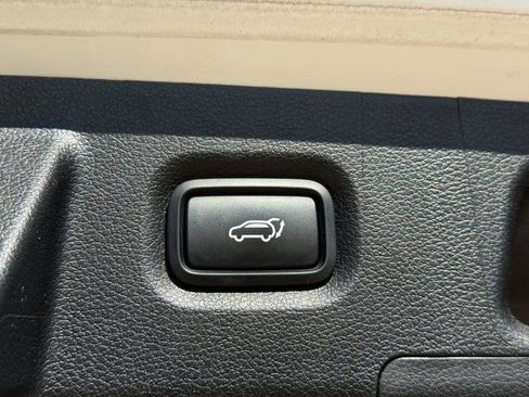 Used 2023 Hyundai Santa Fe Limited image 19