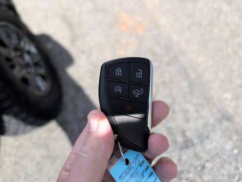 Used 2025 GMC Sierra 1500 AT4X image 38