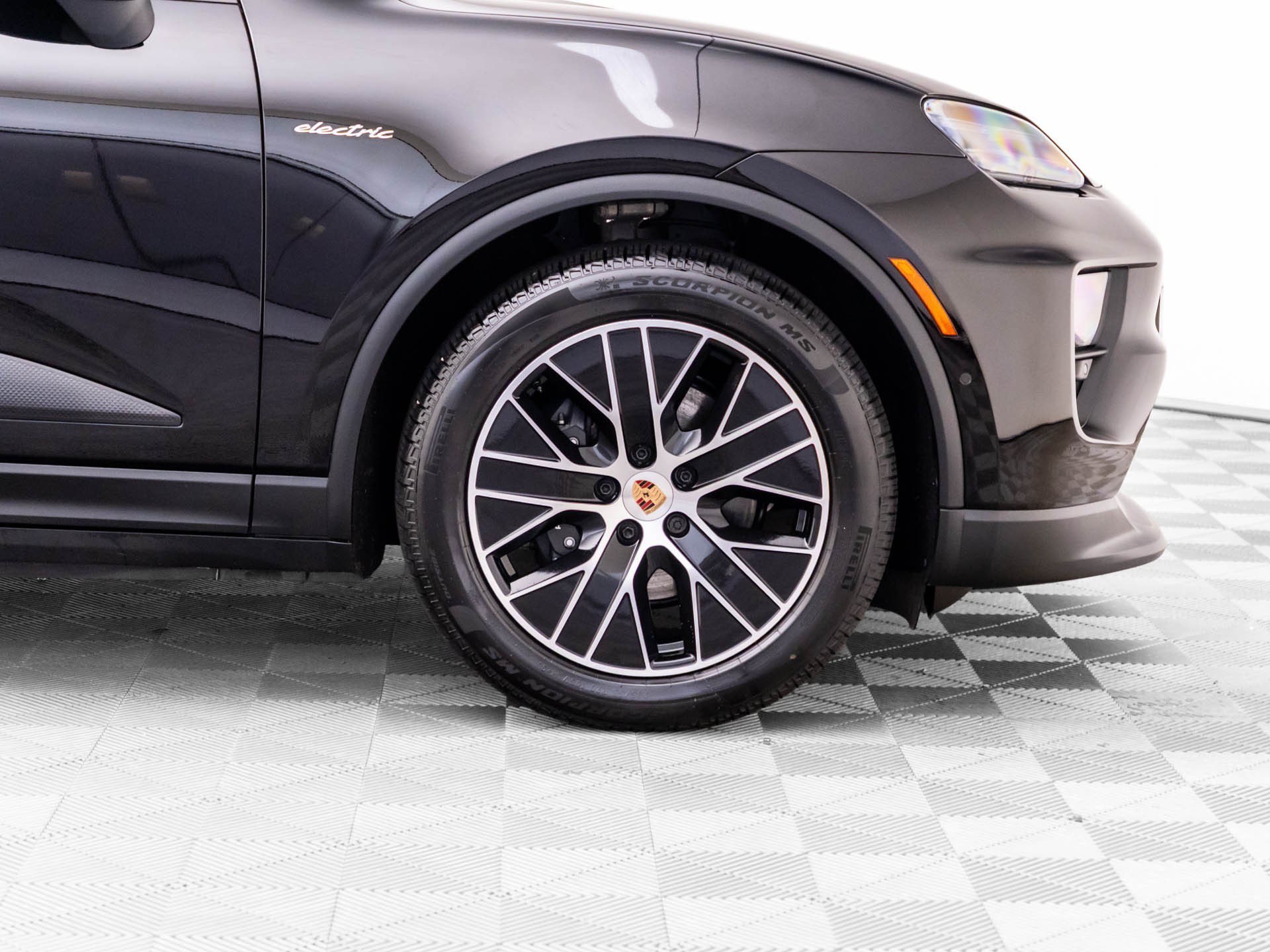 Certified 2026 Porsche Macan 4 Electric AWD/4WD image 42