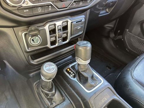 Used 2021 Jeep Wrangler Unlimited Sahara image 26