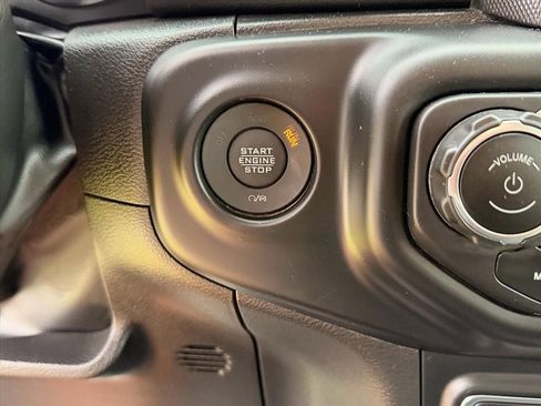 Used 2022 Jeep Gladiator Overland AWD/4WD image 47